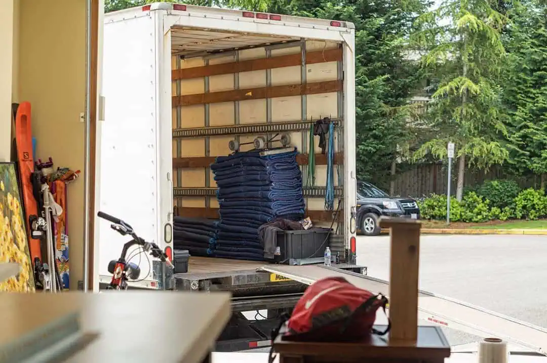 WHAT YOU NEED TO KNOW WHEN Relocating an Aging Parent in the Seattle Area