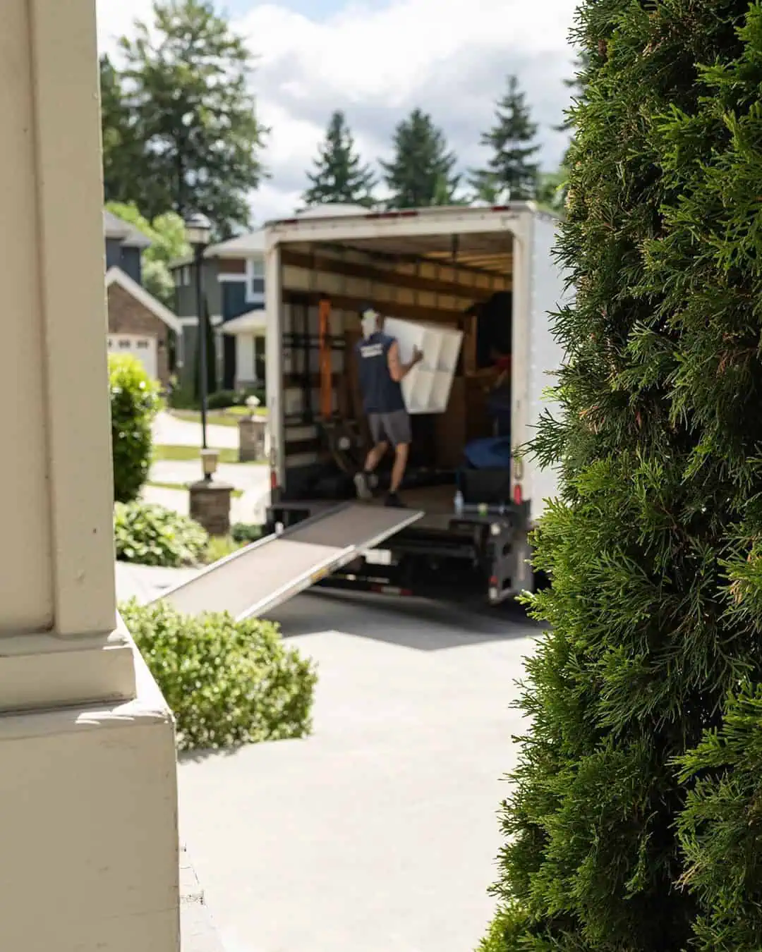 Red Flags to Watch for When Hiring Movers